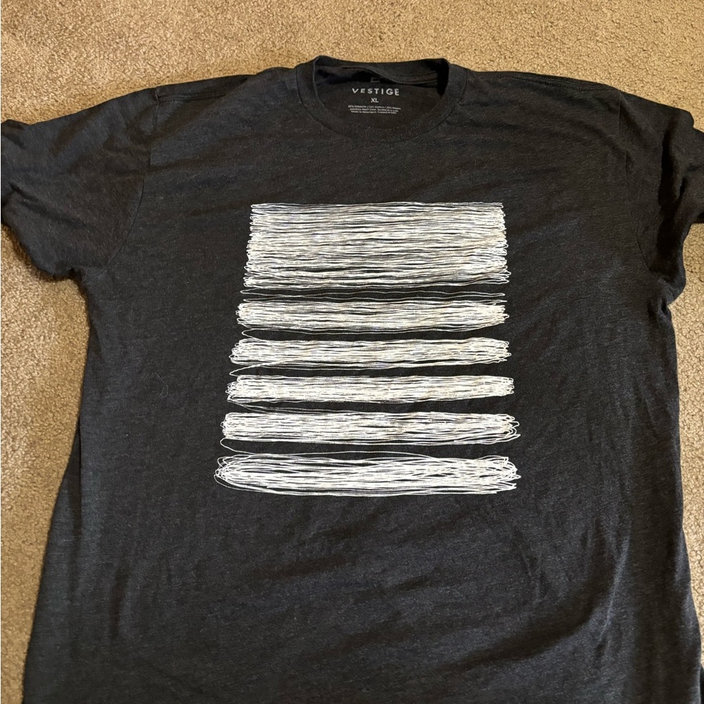 Men’s Vestige Collection T Shirt Size XL